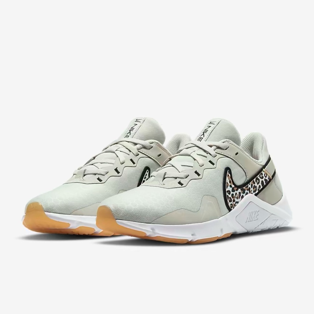 Nike Legend Essential leopard - Picture 2 of 3